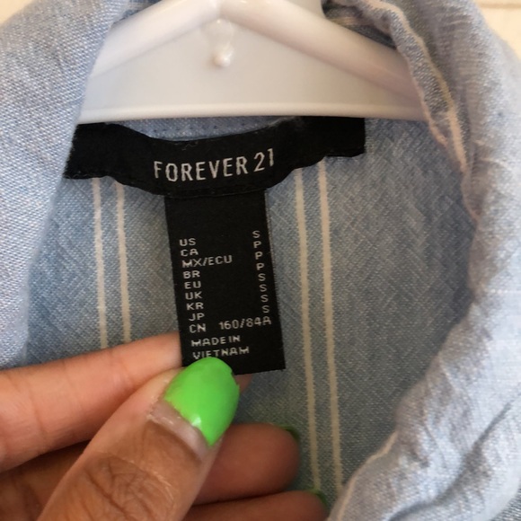 Women’s Forever 21 button down blouse - Picture 4 of 4